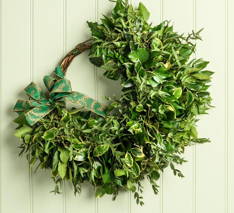 Three quarter Christmas wreath by Amber Partner