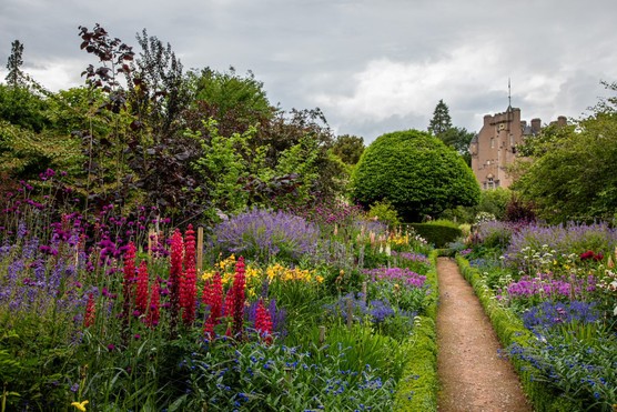 2-for-1 Gardens - Crathes Castle